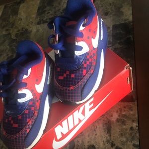 Toddler Nike Air Max Size: 6